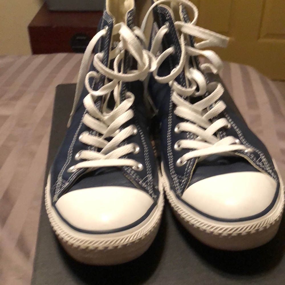 Blue leather converse size 10.5